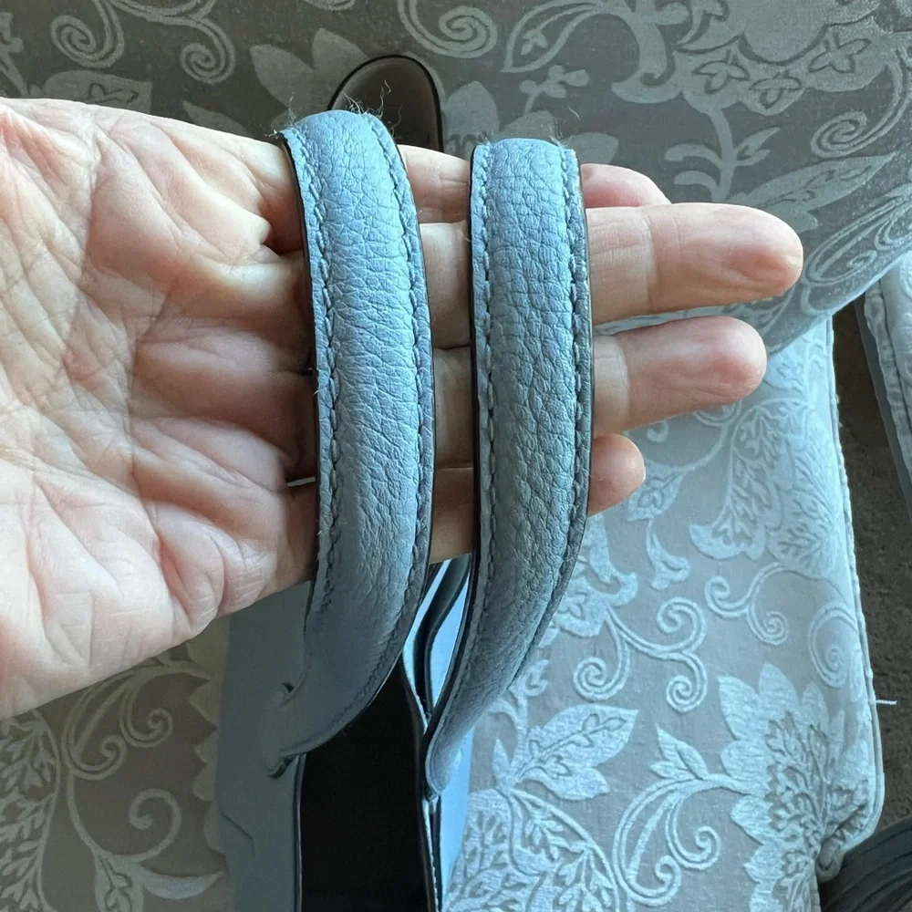 Elegant Blue Leather Tote Bag - Picture 12 of 13